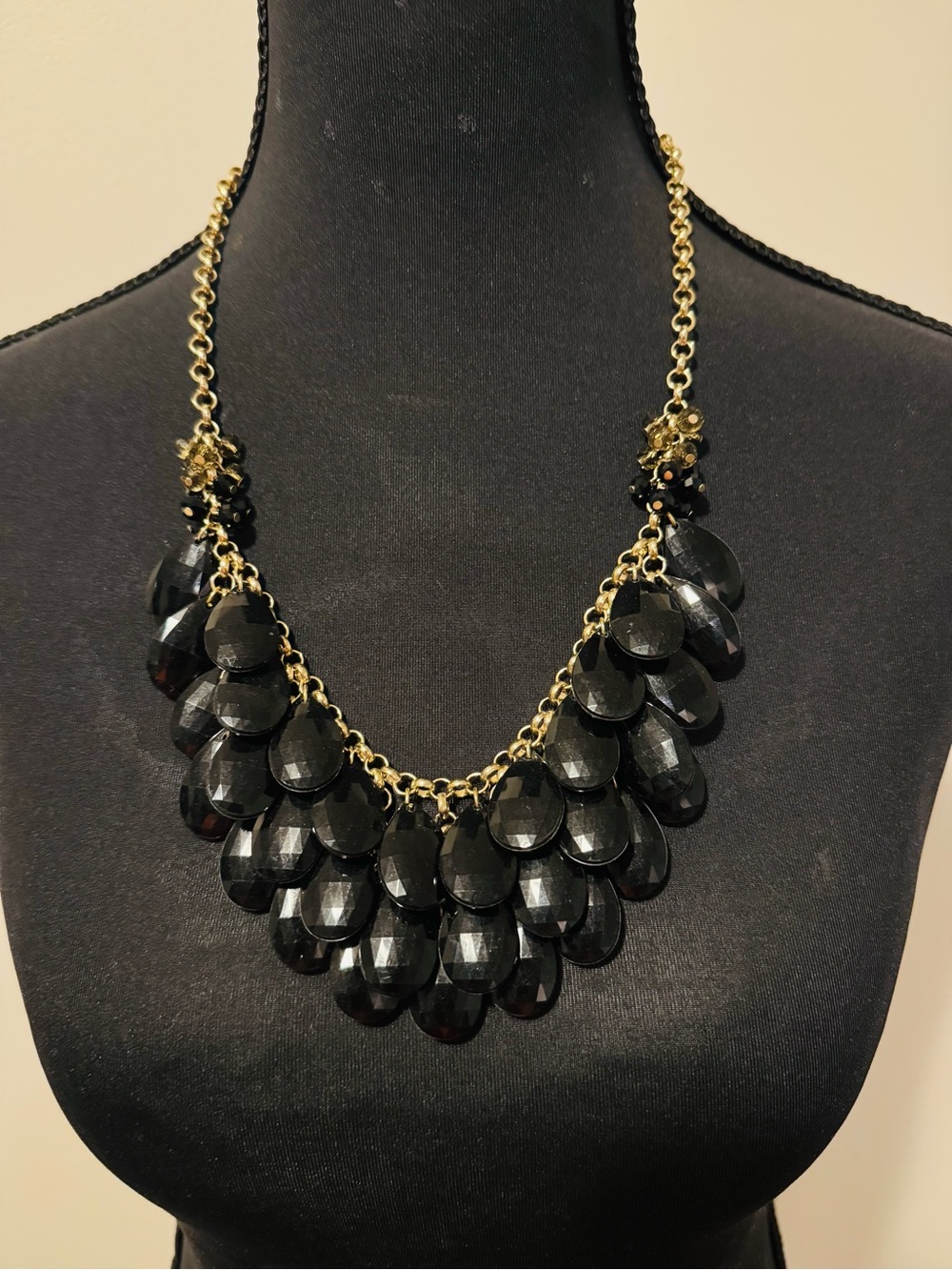 Francesca's Collections Gold Chain Black Teardrop Bib Necklace